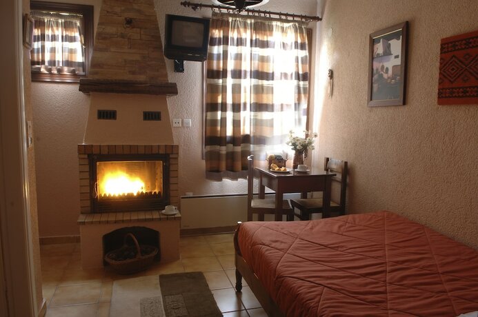 Imagen general del Hotel VILLA FILOXENIA ARAHOVA. Foto 8