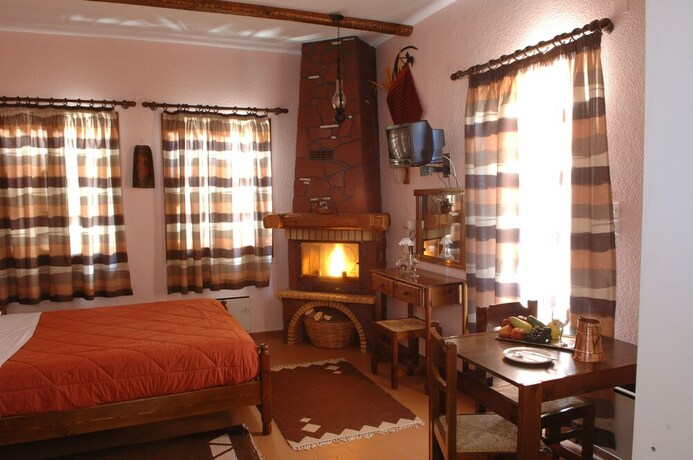 Imagen general del Hotel VILLA FILOXENIA ARAHOVA. Foto 9