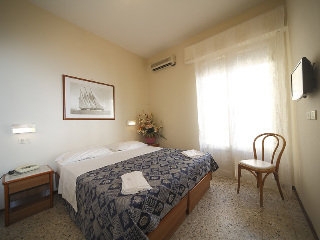 Imagen de la habitación del Hotel VILLA KATIA. Foto 5