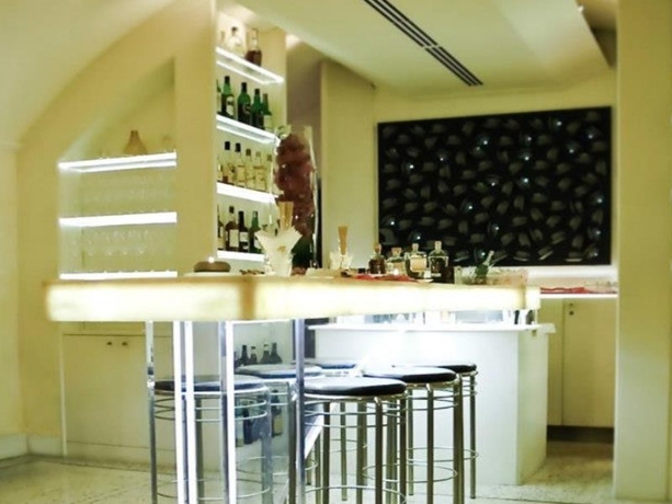 Imagen general del Hotel VILLA LA VEDETTA. Foto 5