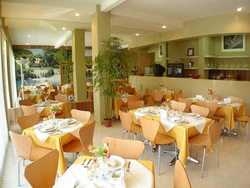 Imagen del bar/restaurante del Hotel VILLA MONINI. Foto 2