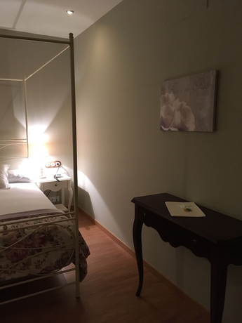 Imagen de la habitación del Hotel VILLA MONTER. Foto 16