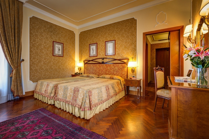Imagen de la habitación del Hotel VILLA MORGAGNI. Foto 5