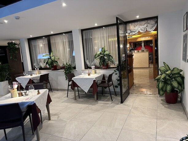 Imagen general del Hotel VILLA NUOVA. Foto 9