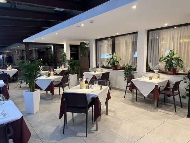 Imagen general del Hotel VILLA NUOVA. Foto 12