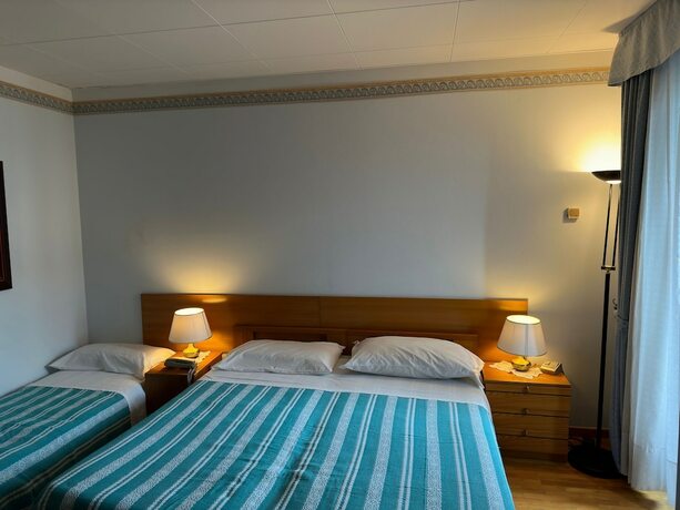 Imagen de la habitación del Hotel VILLA NUOVA. Foto 17