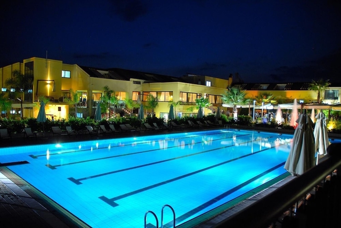 Imagen de la piscina del Hotel VILLAGE LA PRINCIPESSA. Foto 16