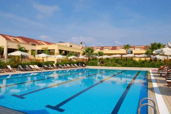 Imagen de la piscina del Hotel VILLAGE LA PRINCIPESSA. Foto 18