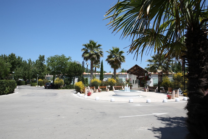 Imagen general del Hotel VILLAGGIO LE MIMOSE. Foto 2