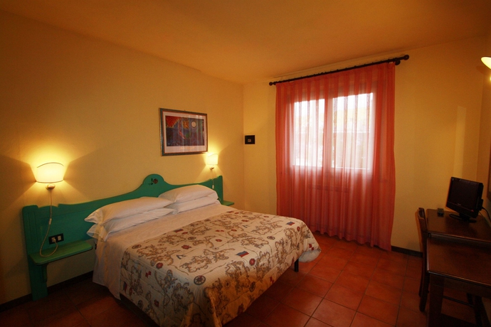 Imagen de la habitación del Hotel VILLAGGIO LE MIMOSE. Foto 10