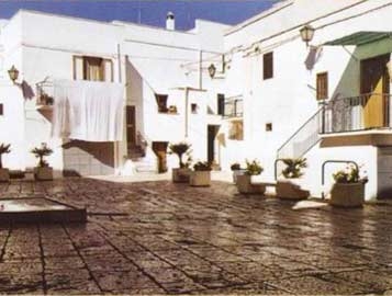 Imagen de los exteriores del Hotel VILLAGGIO VECCHIA MOTTOLA. Foto 5
