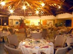 Imagen del bar/restaurante del Hotel VILLAS DU RECIF. Foto 2