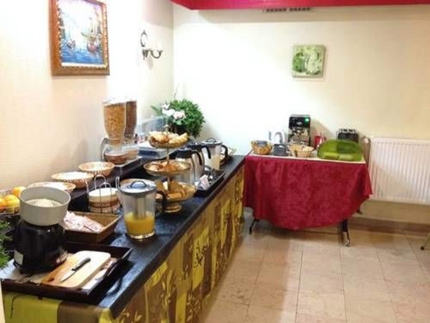 Imagen del bar/restaurante del Hotel VINTIMILLE. Foto 3