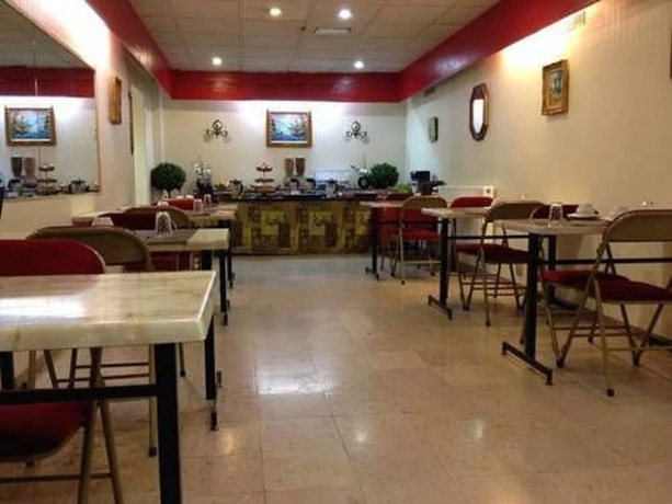 Imagen del bar/restaurante del Hotel VINTIMILLE. Foto 5