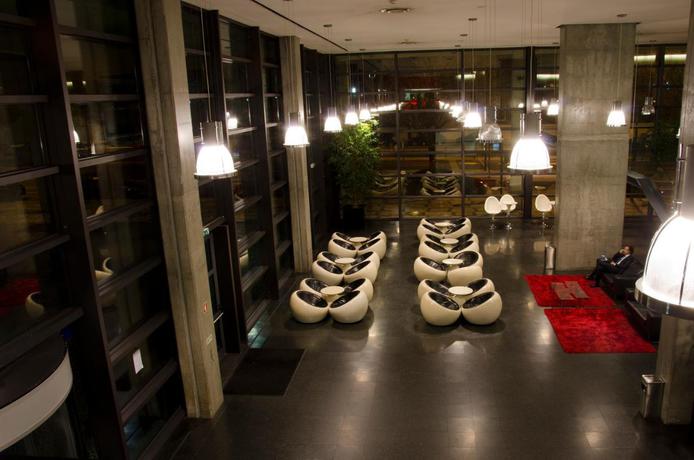 Imagen de los interiores del Hotel VIP Executive Art's. Foto 13