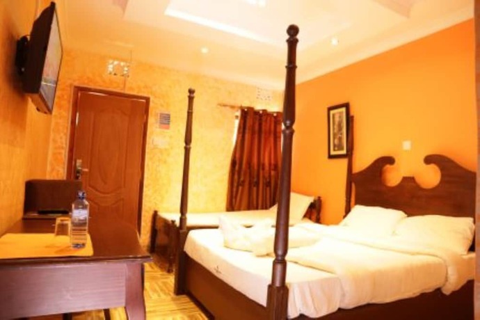 Imagen de la habitación del Hotel VIP Madeya. Foto 14