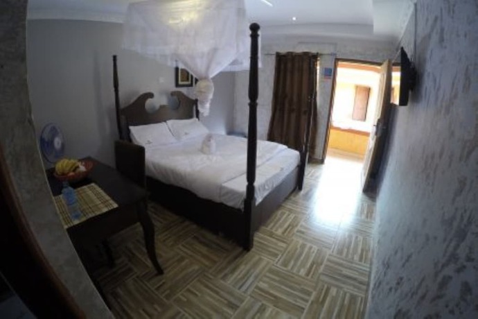 Imagen de la habitación del Hotel VIP Madeya. Foto 17