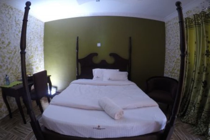 Imagen de la habitación del Hotel VIP Madeya. Foto 18