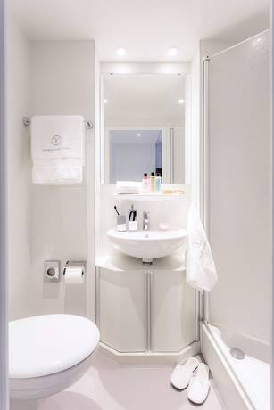 Imagen de la habitación del Hotel VISIONAPARTMENTS Zug Baarerstrasse. Foto 11