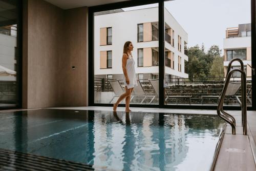 Imagen de la piscina del Hotel VISLOW Resort. Foto 17