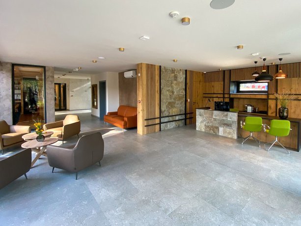 Imagen de los interiores del Hotel VISTA Resort and Club. Foto 12