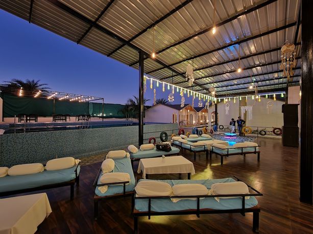 Imagen del bar/restaurante del Hotel VITS Daman Devka Beach. Foto 8