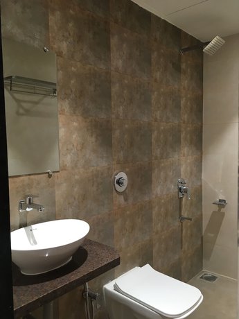 Imagen de la habitación del Hotel VITS Daman Devka Beach. Foto 11