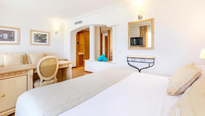 Imagen de la habitación del Hotel VIVA Cala Mesquida Suites & Spa Adults Only. Foto 6
