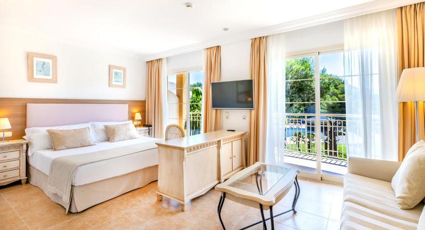 Imagen de la habitación del Hotel VIVA Cala Mesquida Suites & Spa Adults Only. Foto 7