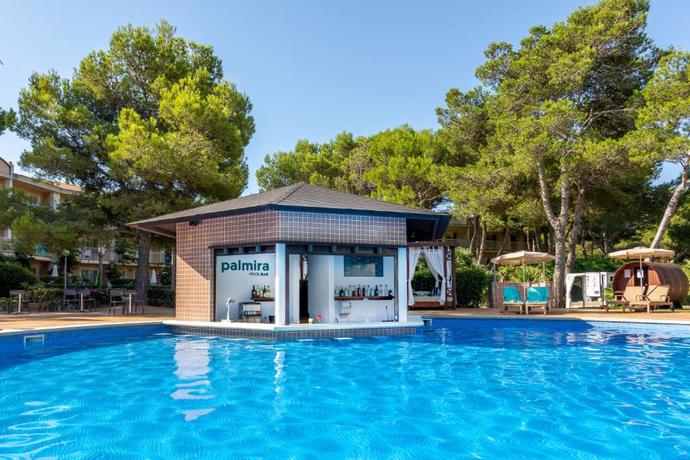 Imagen de la piscina del Hotel VIVA Cala Mesquida Suites & Spa Adults Only. Foto 19