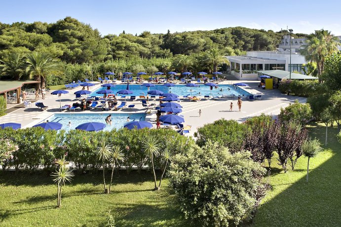 Imagen de la piscina del Hotel VOI Daniela Essentia. Foto 19