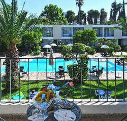 Imagen de la piscina del Hotel VOLUBILIS INN. Foto 14