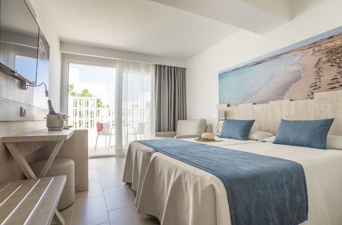 Imagen de la habitación del Hotel VORAMAR, Es Pujols. Foto 2