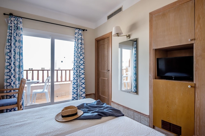 Imagen de la habitación del Hotel VORAMAR, Es Pujols. Foto 8