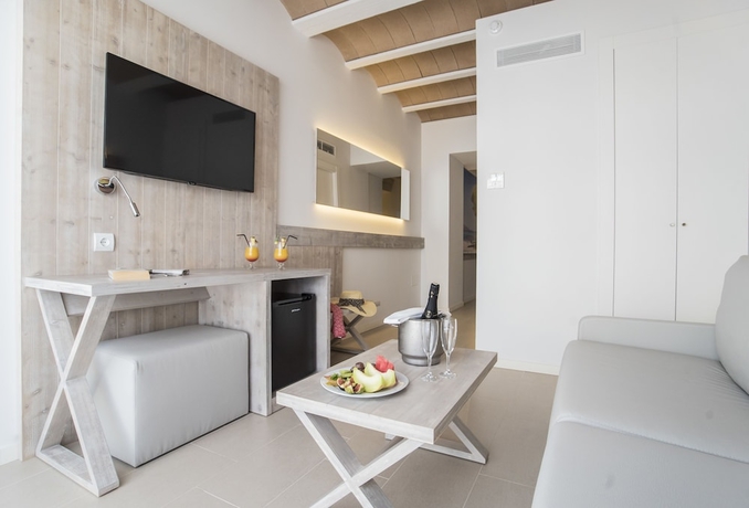 Imagen de la habitación del Hotel VORAMAR, Es Pujols. Foto 11