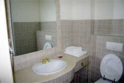 Imagen de la habitación del Hotel VULTURUL NEGRU. Foto 5