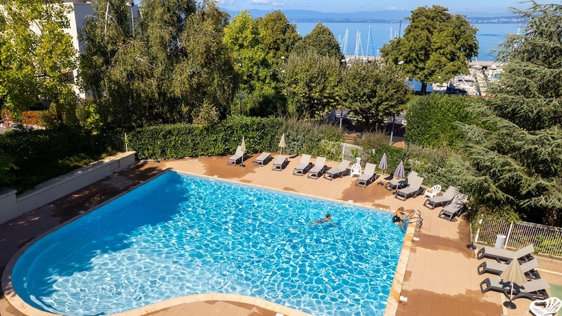 Imagen de la piscina del Hotel VVF Blériot-Plage. Foto 14