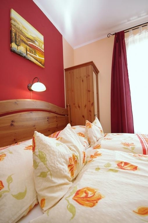 Imagen general del Hotel V&aacute;rkert Apartman. Foto 12