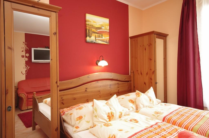 Imagen general del Hotel V&aacute;rkert Apartman. Foto 14