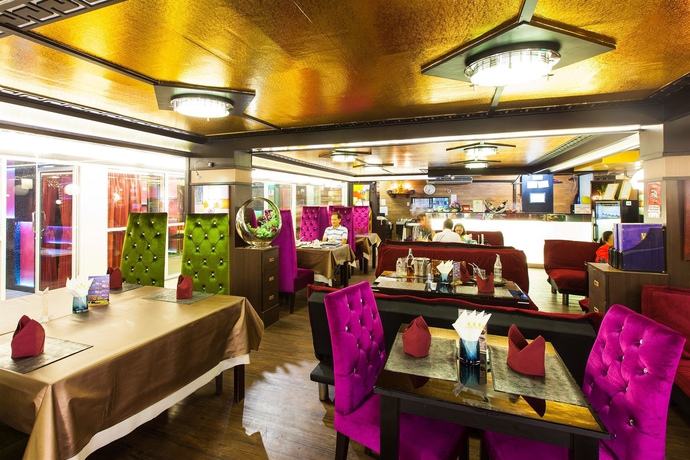 Imagen del bar/restaurante del Hotel Vabua Asotel Bangkok. Foto 5