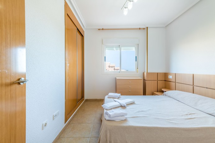 Imagen de la habitación del Hotel Vacaciones Oromarina Torremar. Foto 4