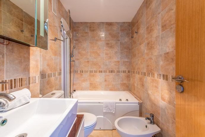 Imagen de la habitación del Hotel Vacaciones Oromarina Torremar. Foto 15