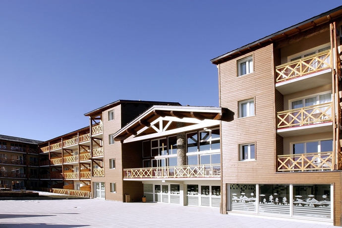 Imagen de los exteriores del Hotel Vacancéole - Appart Vacances Pyrénées 2000. Foto 7