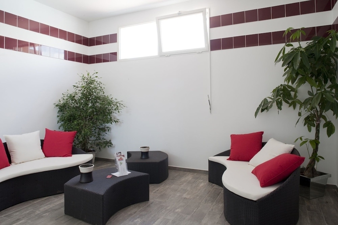 Imagen de los interiores del Hotel Vacancéole - Aubignan Les Demeures Du Ventoux. Foto 12