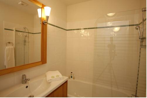 Imagen de la habitación del Hotel Vacancéole - Domaine Du Green. Foto 12