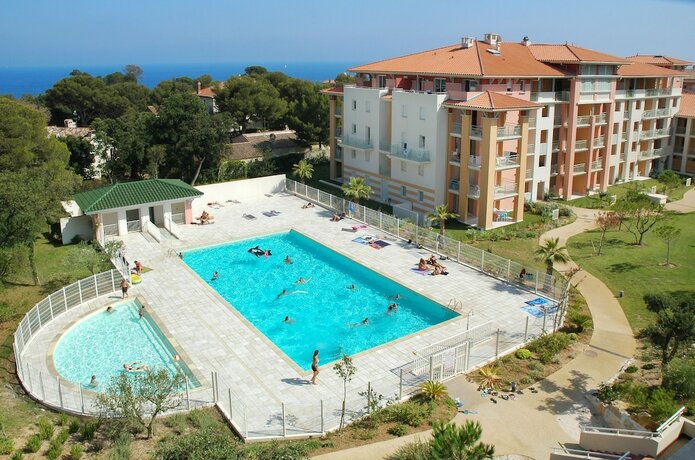 Imagen general del Hotel Vacancéole - Les Calanques du Parc. Foto 1