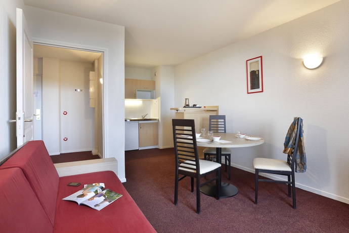 Imagen de la habitación del Hotel Vacanc&eacute;ole - Les Demeures Champenoises Confort. Foto 2
