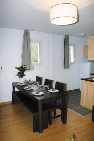 Imagen de la habitación del Hotel Vacancéole - Les Jardins de Balnéa. Foto 2