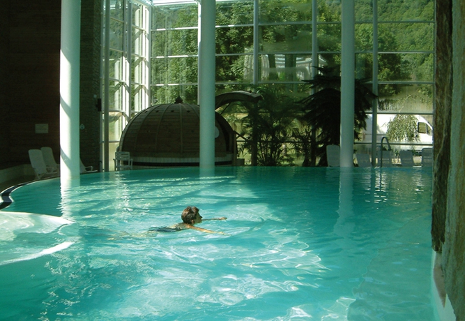 Imagen de la piscina del Hotel Vacancéole - Les Jardins de Balnéa. Foto 12