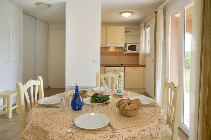 Imagen general del Hotel Vacancéole - Port Minervois. Foto 6